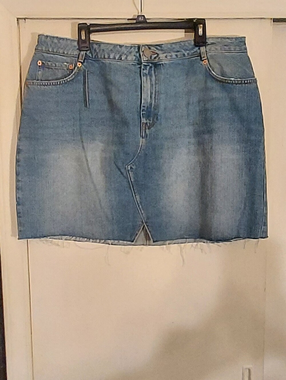 ASOS NWT Light Wash Denim Mini Skirt Raw Hem Frayed Plus Size UK 20 / US 16